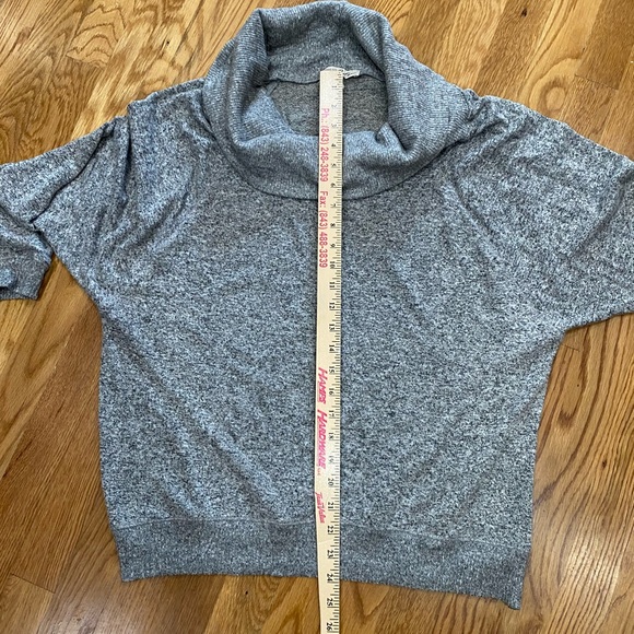 Express. Medium. Cowl neck sweater - Picture 7 of 10